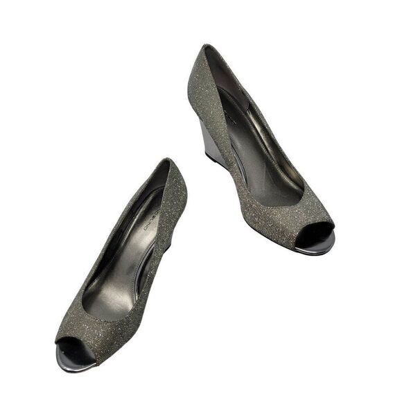 Bandolino Womens BDTufflove Wedge 11 Heel Metallic Silver Sparkle Peep Toe Glam - Picture 1 of 11